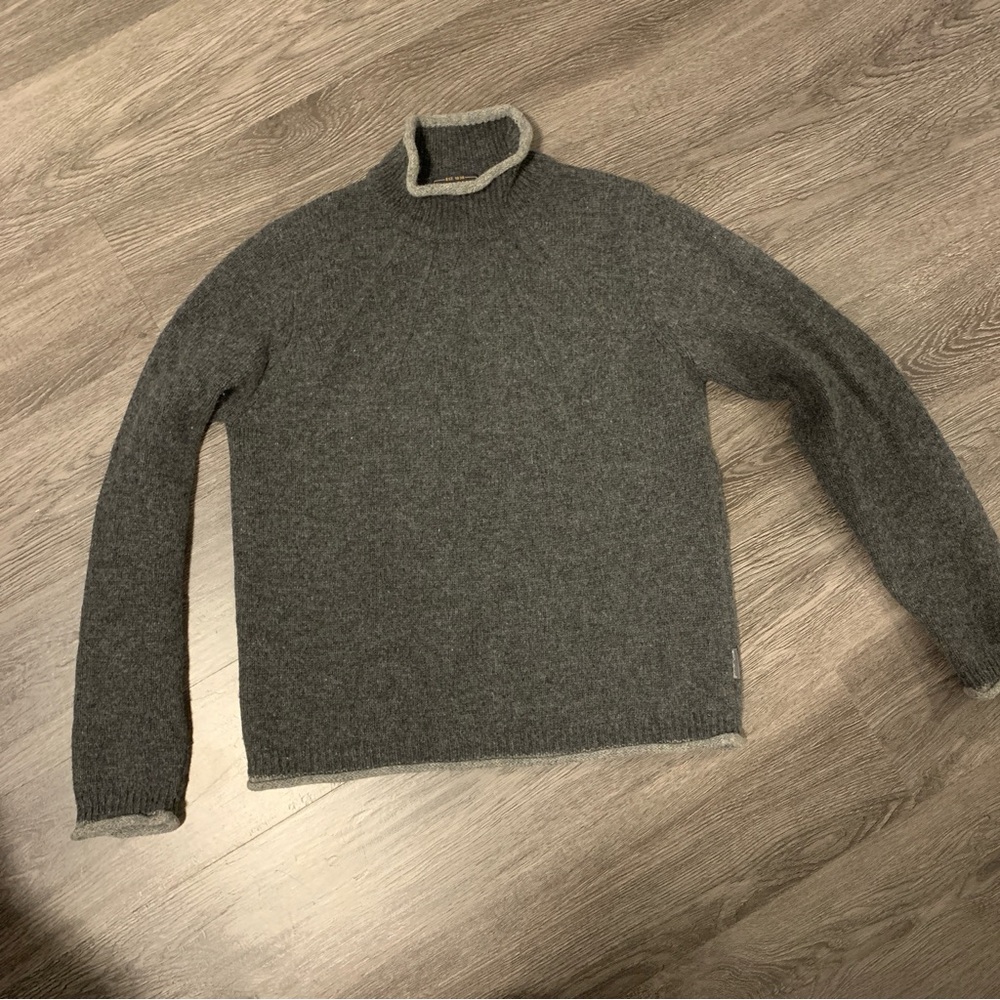 Woolrich gray sweater